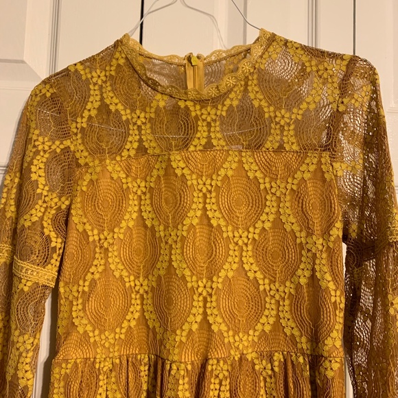 Bell Sleeve Mustard Lace Dress NWT - Picture 4 of 5